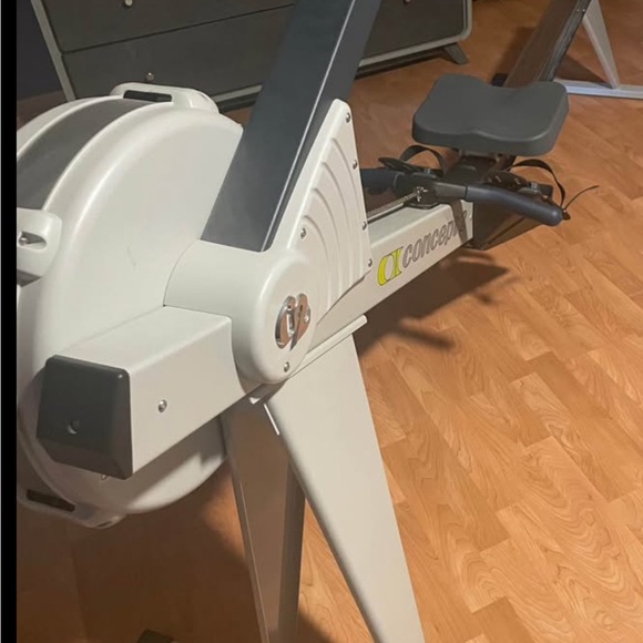 Concept2 Rowing Machine Model E - Picture 2 of 4
